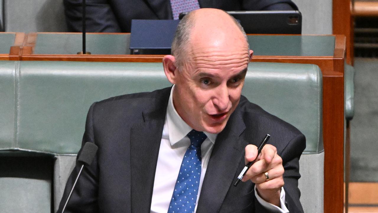 Ex-minister accused of intimidating staff